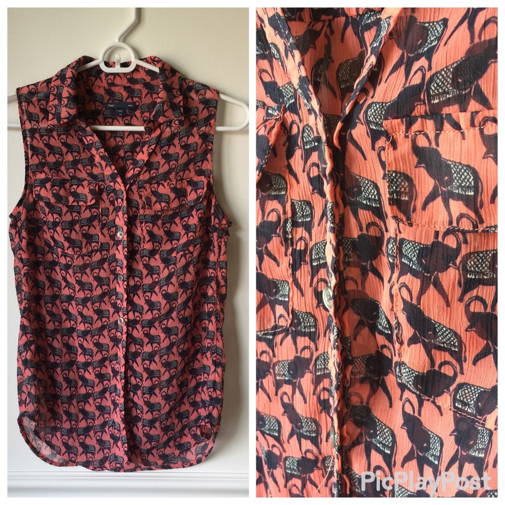 🛍BOGO Gap Sleeveless Elephant Top Buttom Up